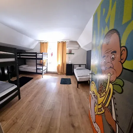 Auberge de jeunesse Sax Pub