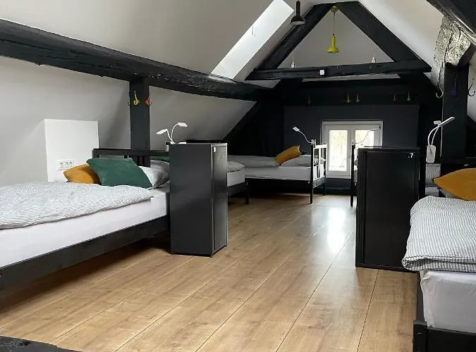 Sax Pub بيت شباب ليوبليانا