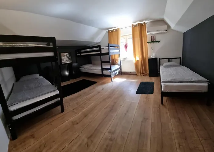 Sax Pub بيت شباب *